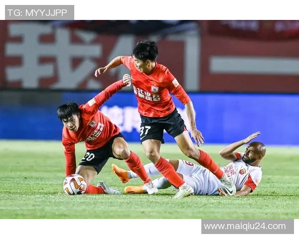 上海足球队转型之路的纪实探索与发展历程回顾